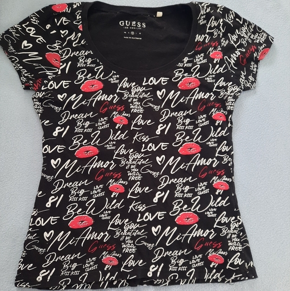 Guess Tops - GUESS Womens Graphic T-shirt Size M